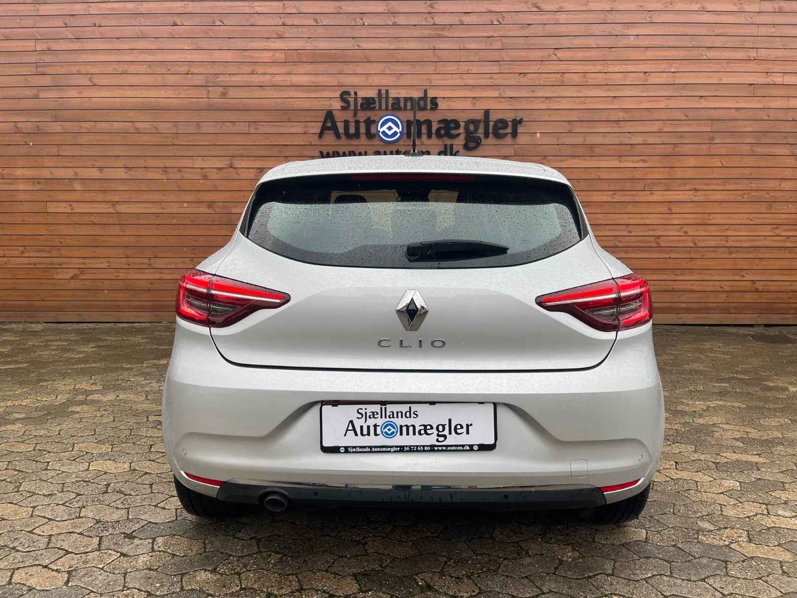 Sølv Renault Clio V fra 2022