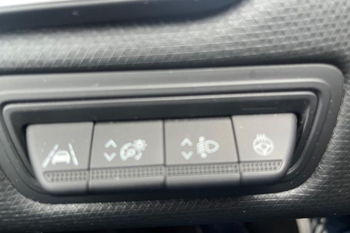 Sølv Renault Clio V fra 2022