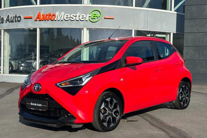 Rød Toyota Aygo fra 2018