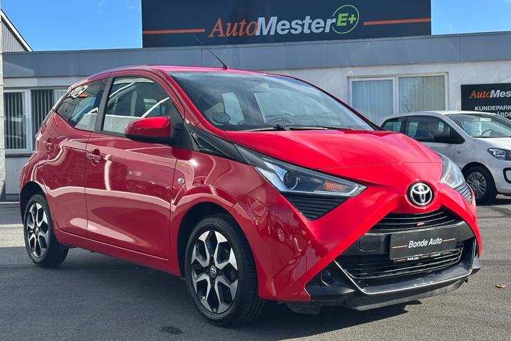 Rød Toyota Aygo fra 2018