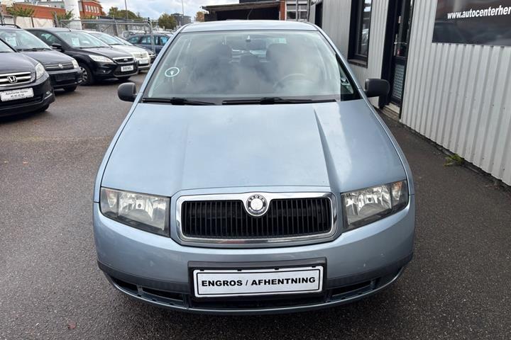 Blå Skoda Fabia fra 2003