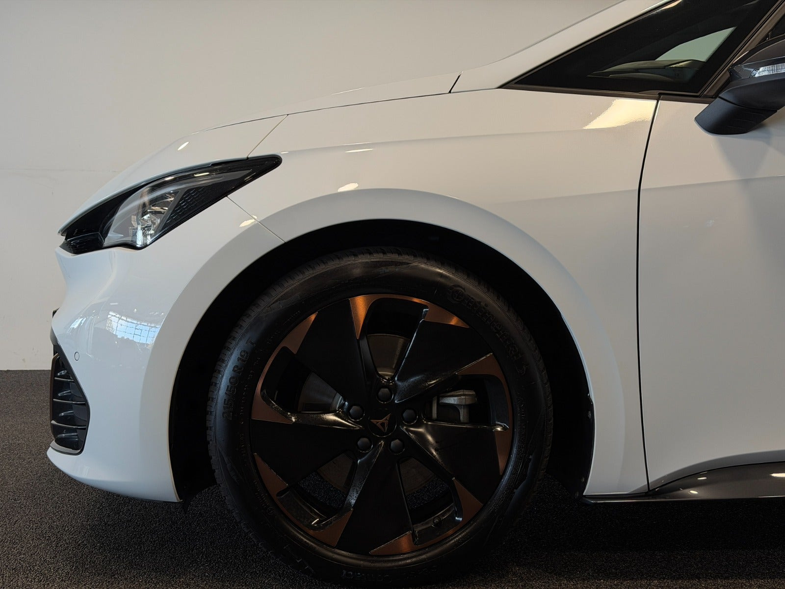 Hvid Cupra Born fra 2024