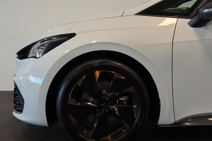 Hvid Cupra Born fra 2024