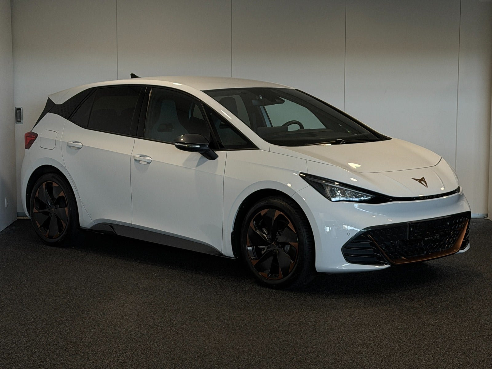 Hvid Cupra Born fra 2024