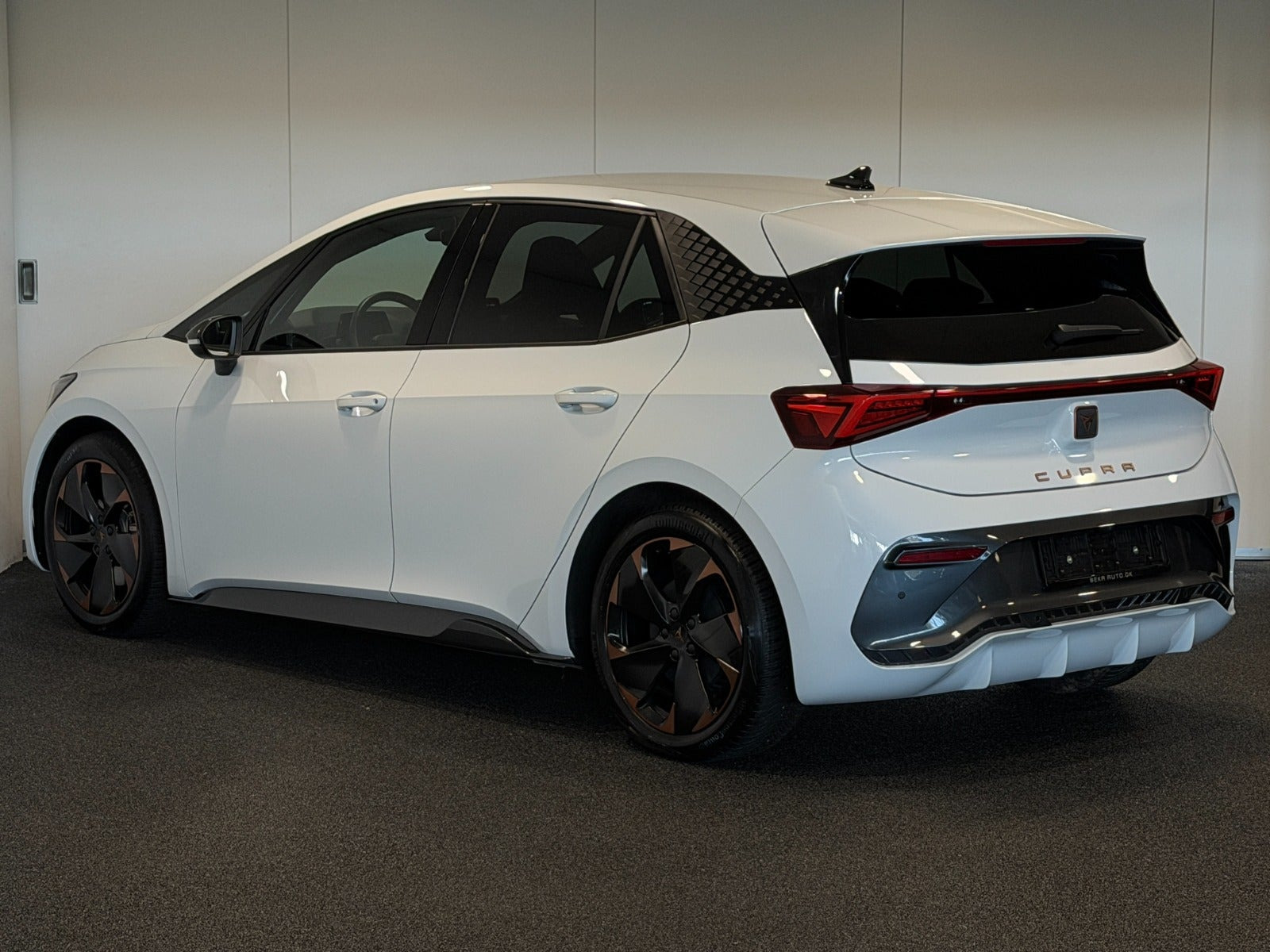 Hvid Cupra Born fra 2024