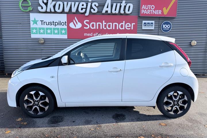 Hvid Toyota Aygo fra 2021