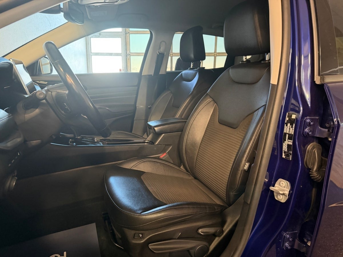 Blå Jeep Compass fra 2021