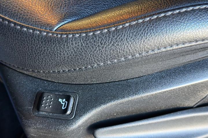 Blå Jeep Compass fra 2021