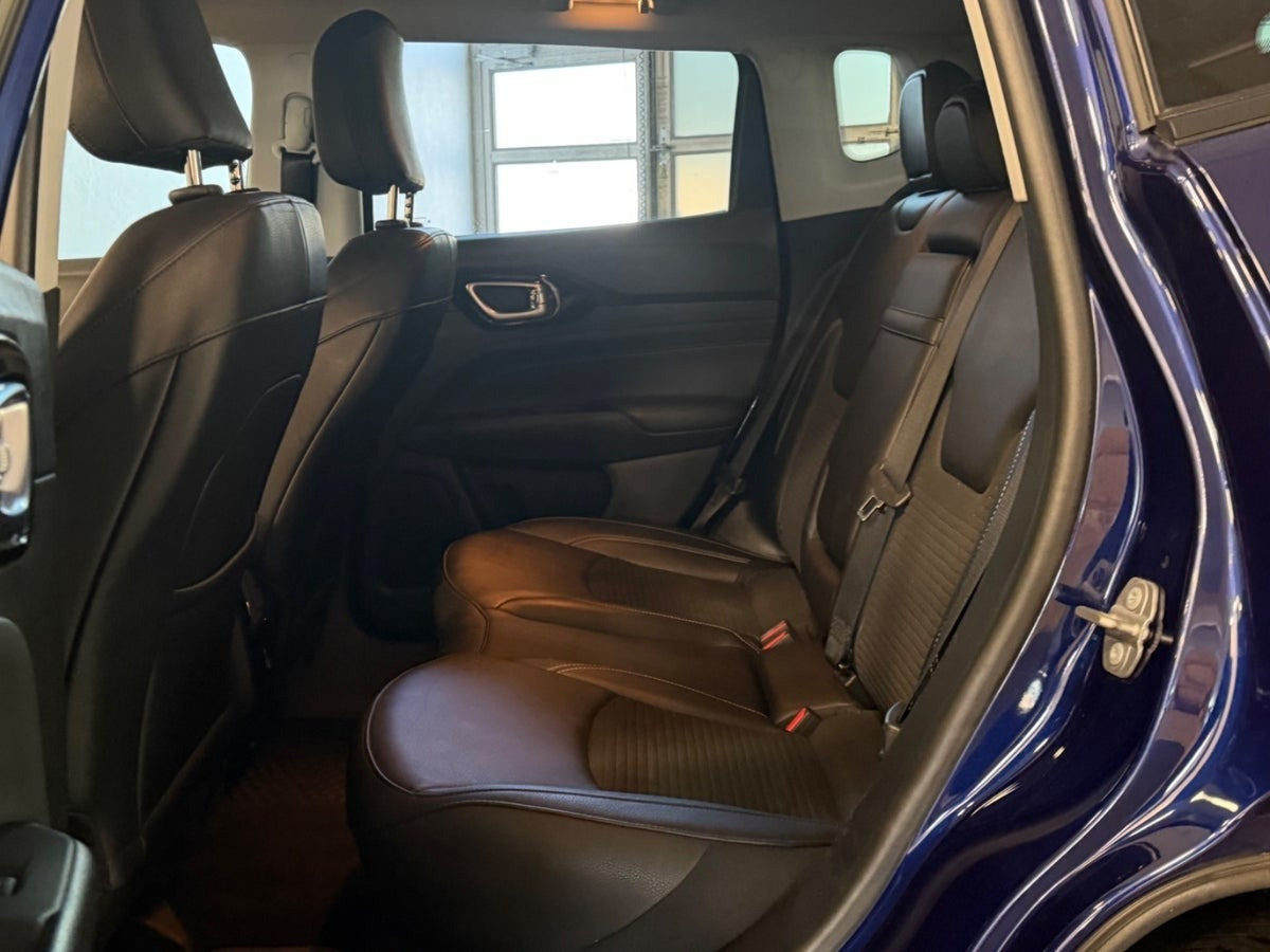 Blå Jeep Compass fra 2021