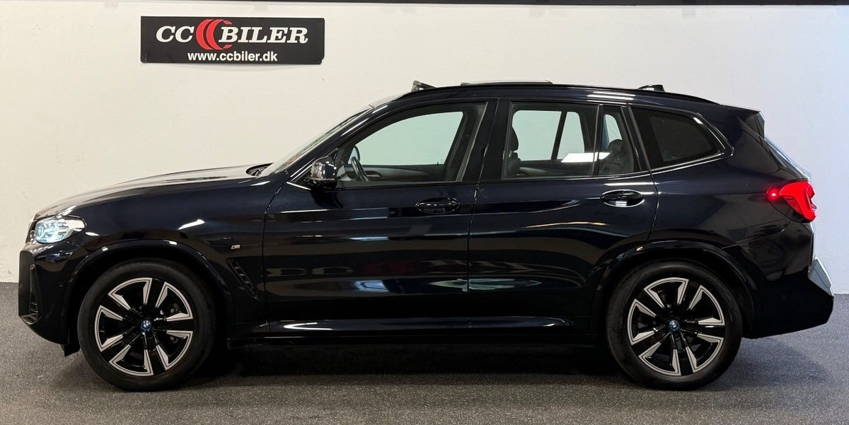 Sort BMW iX3 fra 2022