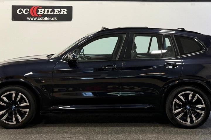 Sort BMW iX3 fra 2022