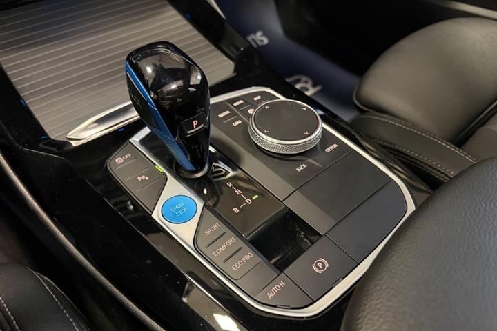 Sort BMW iX3 fra 2022
