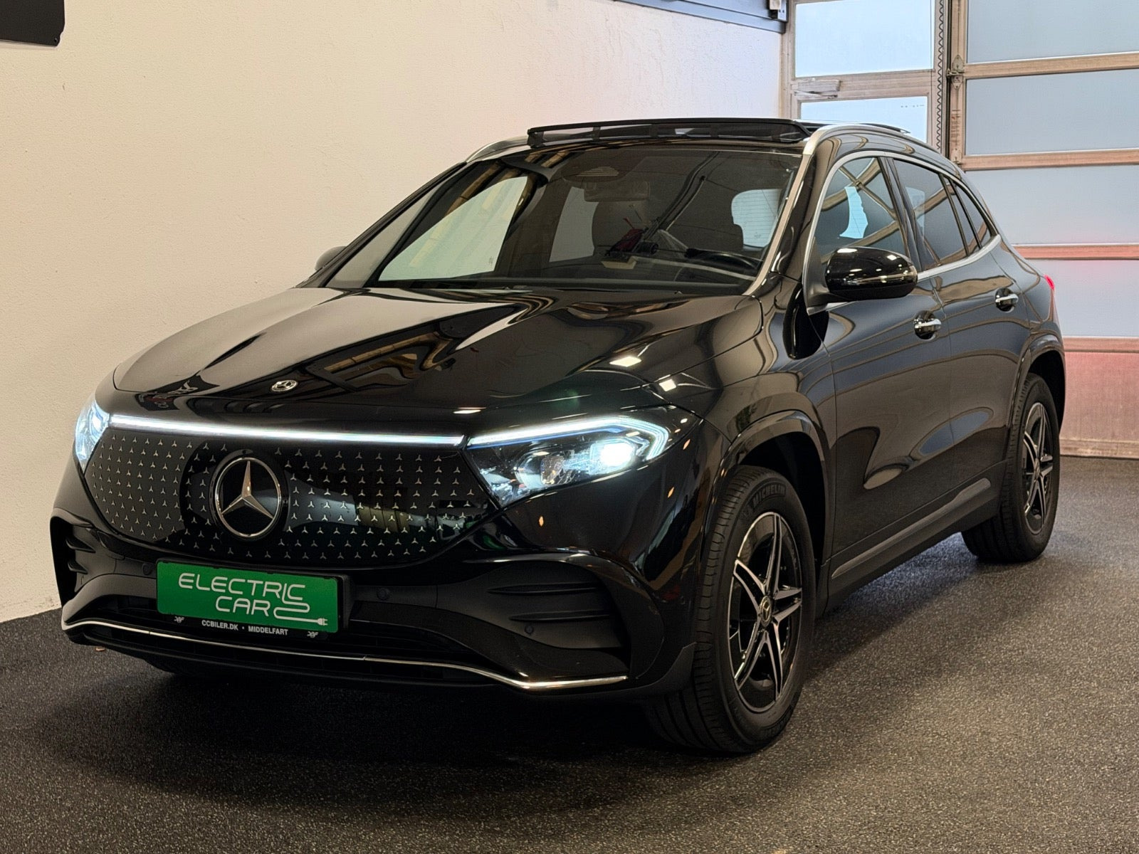Sort Mercedes EQA250+ fra 2025