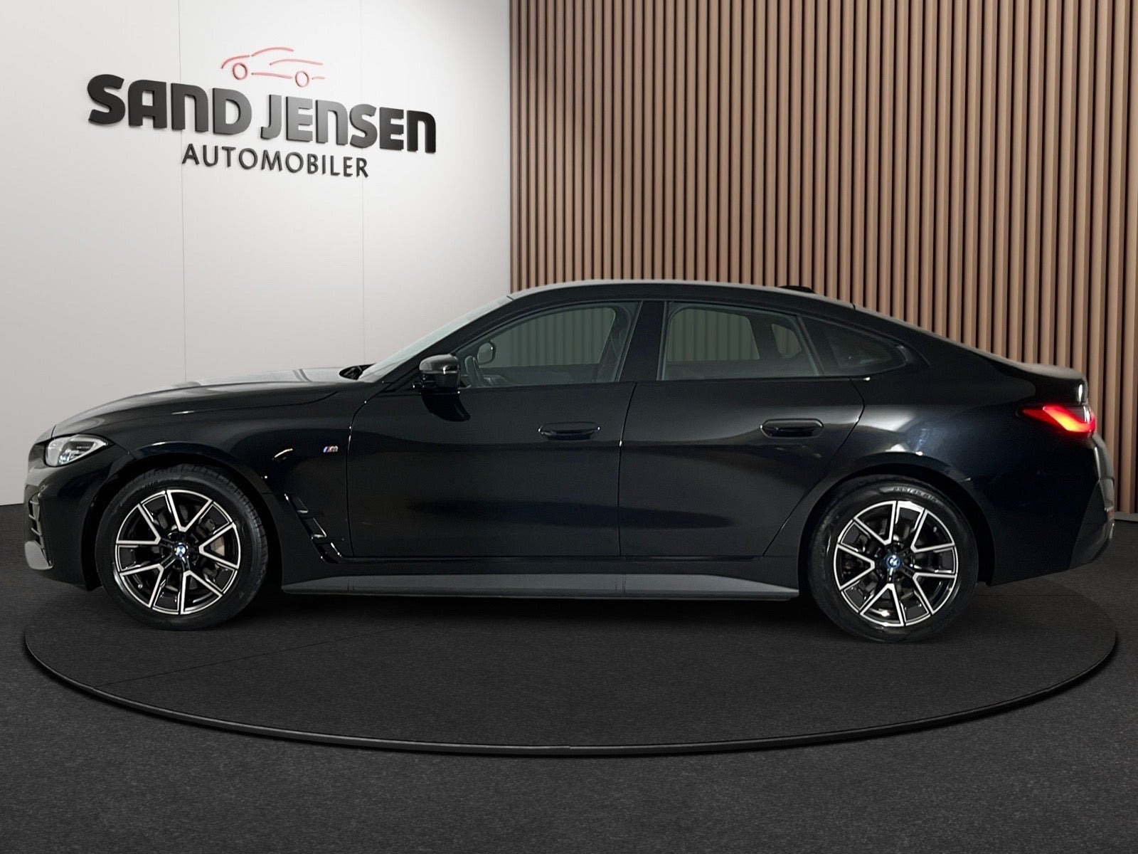 Sort BMW i4 fra 2024