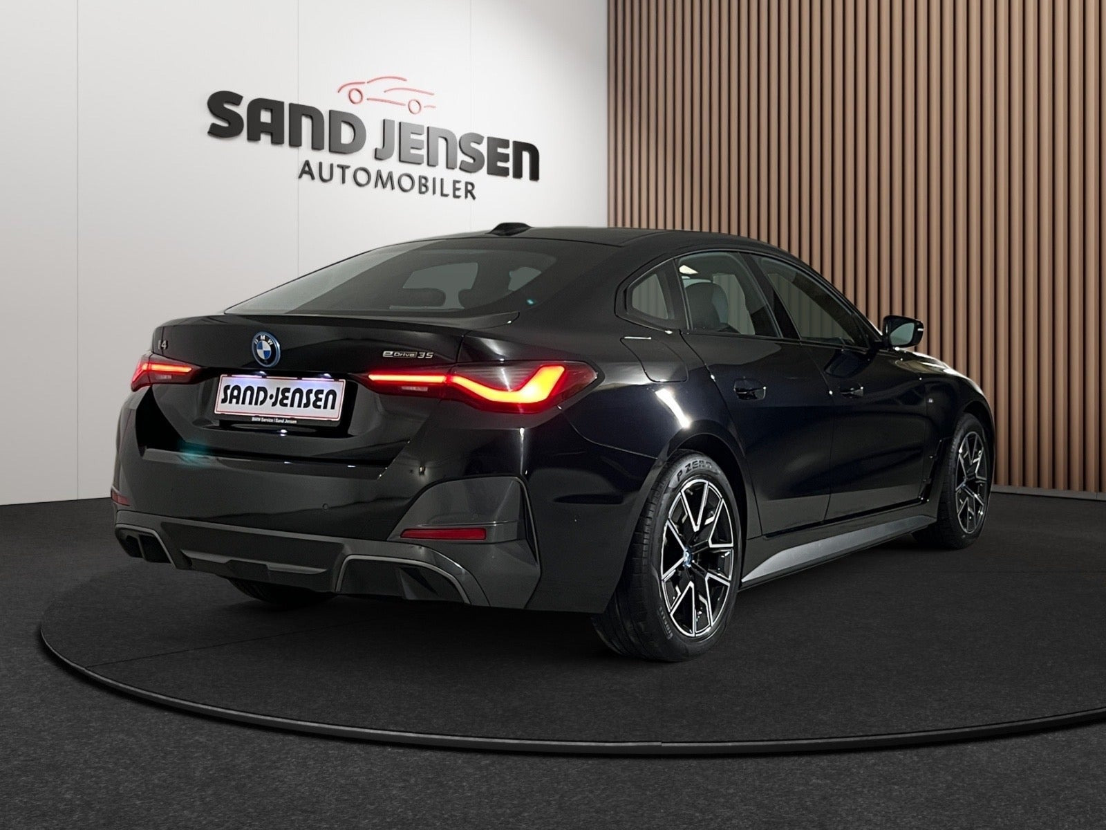 Sort BMW i4 fra 2024