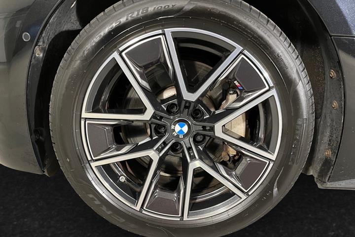 Sort BMW i4 fra 2024