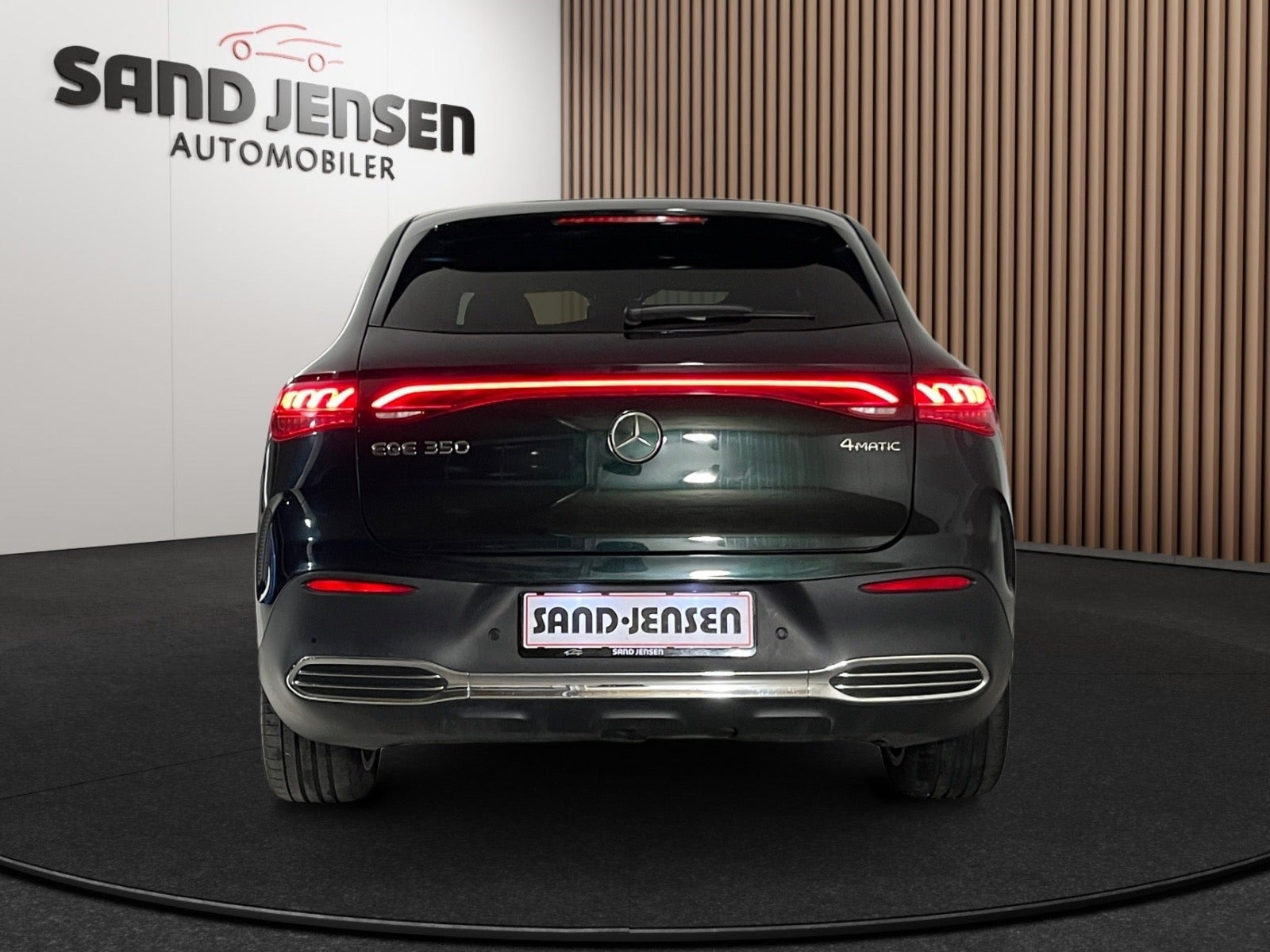 Grøn Mercedes EQE350 SUV fra 2024