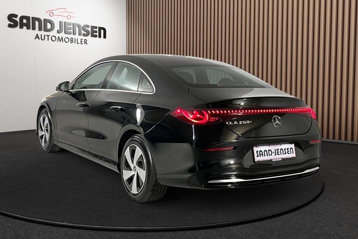 Sort Mercedes CLA250+ fra 2026