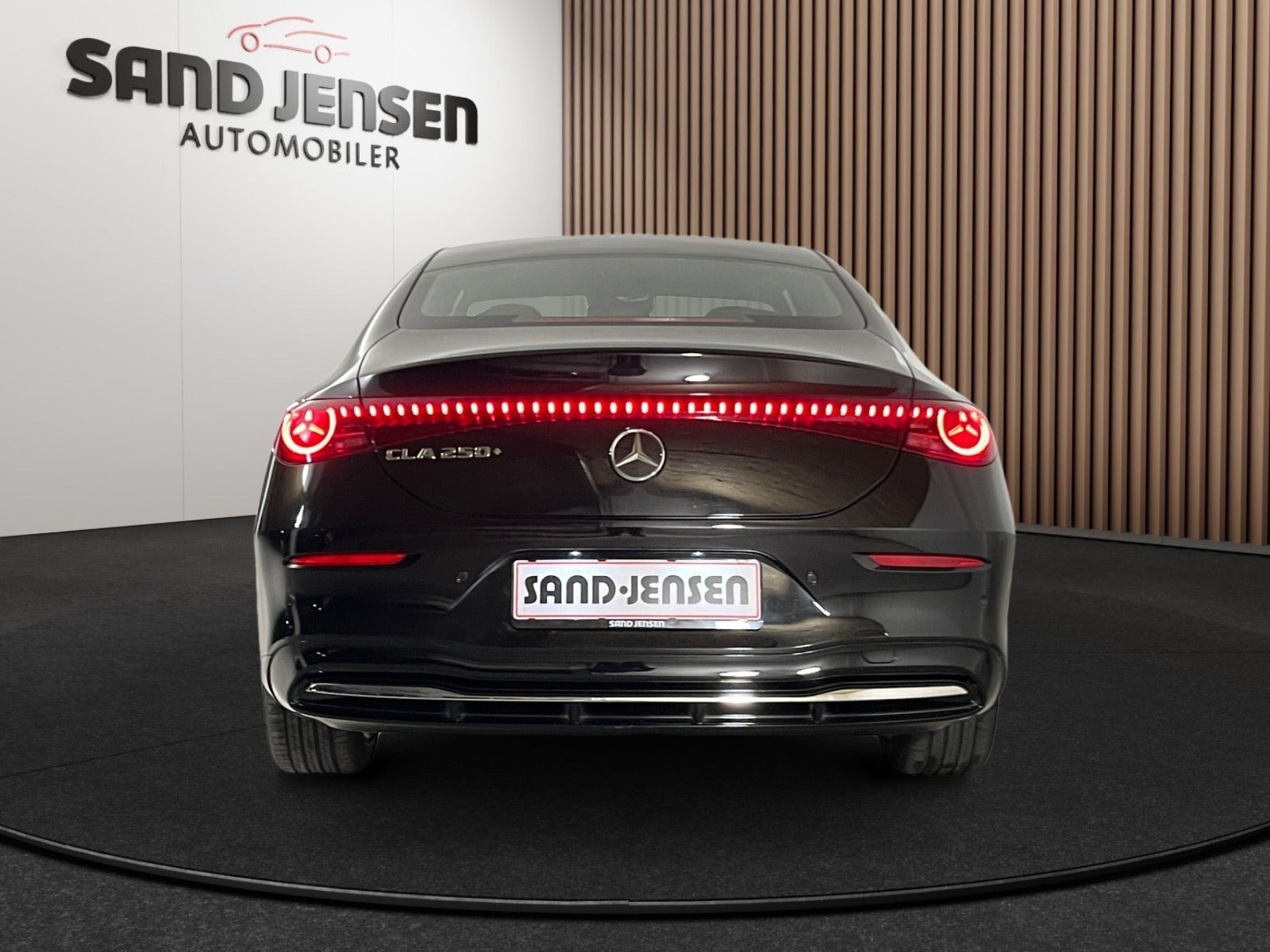 Sort Mercedes CLA250+ fra 2026