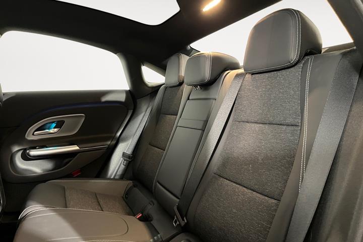 Sort Mercedes CLA250+ fra 2026