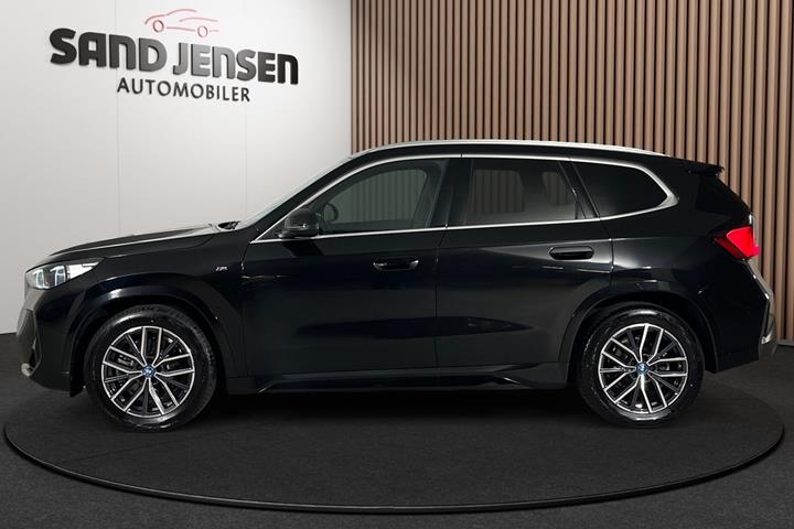 Sort BMW iX1 fra 2024