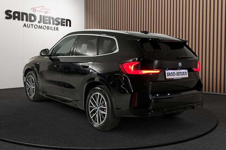 Sort BMW iX1 fra 2024