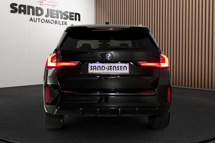 Sort BMW iX1 fra 2024