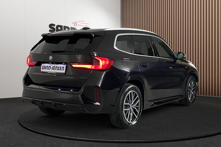 Sort BMW iX1 fra 2024
