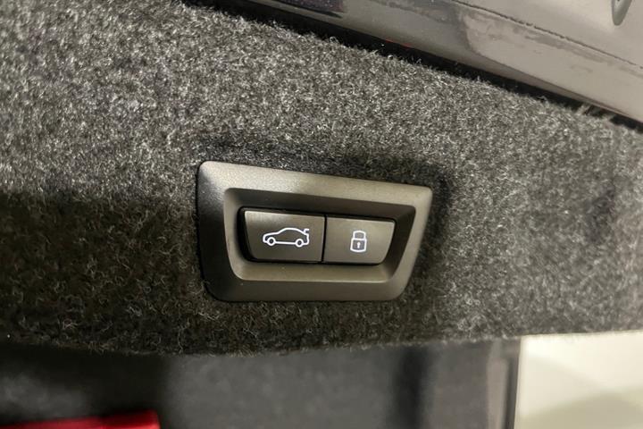 Sort BMW i5 fra 2024