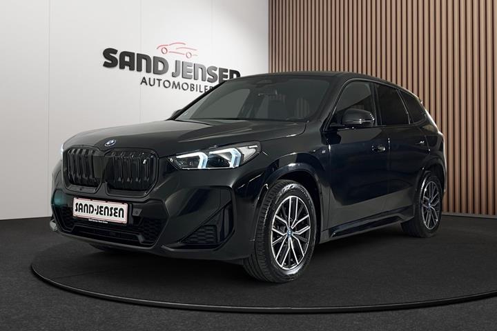 Sort BMW iX1 fra 2023