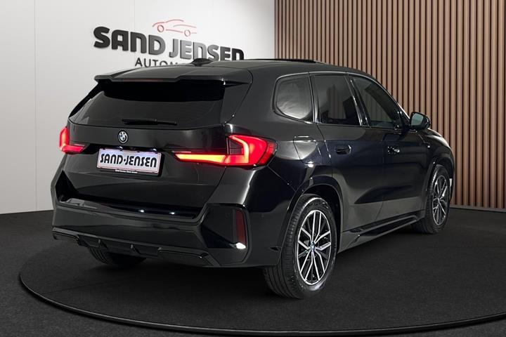 Sort BMW iX1 fra 2023