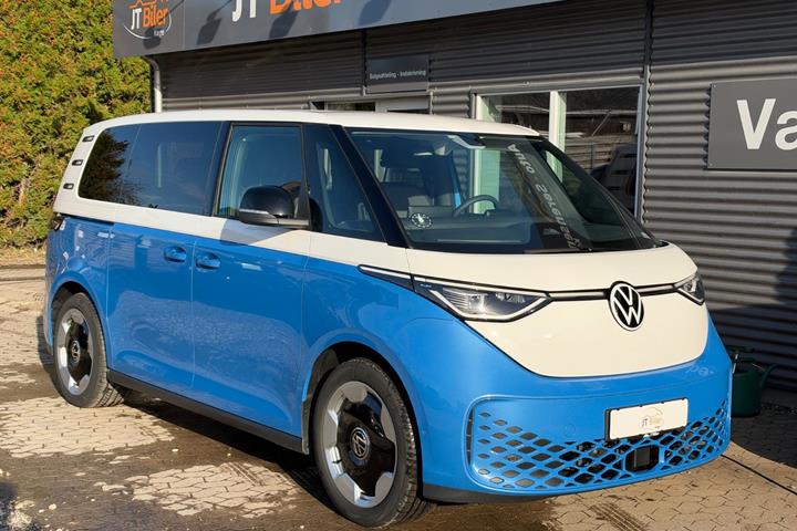 Blå VW ID.Buzz fra 2027 set udefra