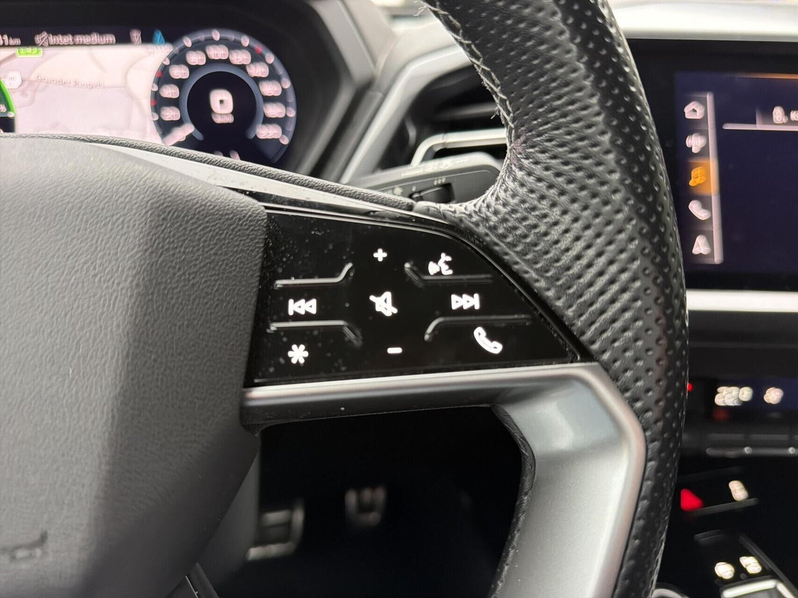Hvid Audi Q4 e-tron fra 2022