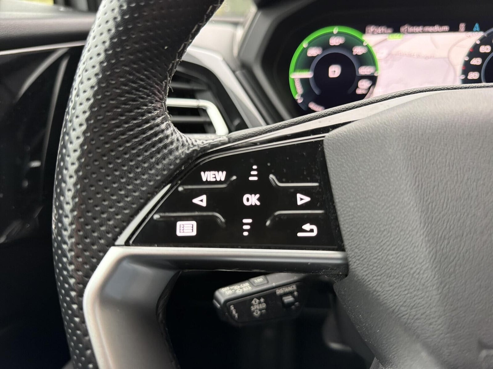 Hvid Audi Q4 e-tron fra 2022