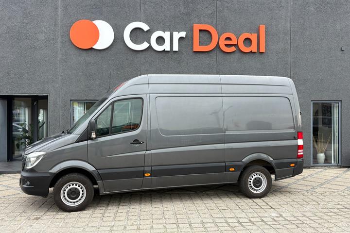 Grå Mercedes Sprinter 319 fra 2015