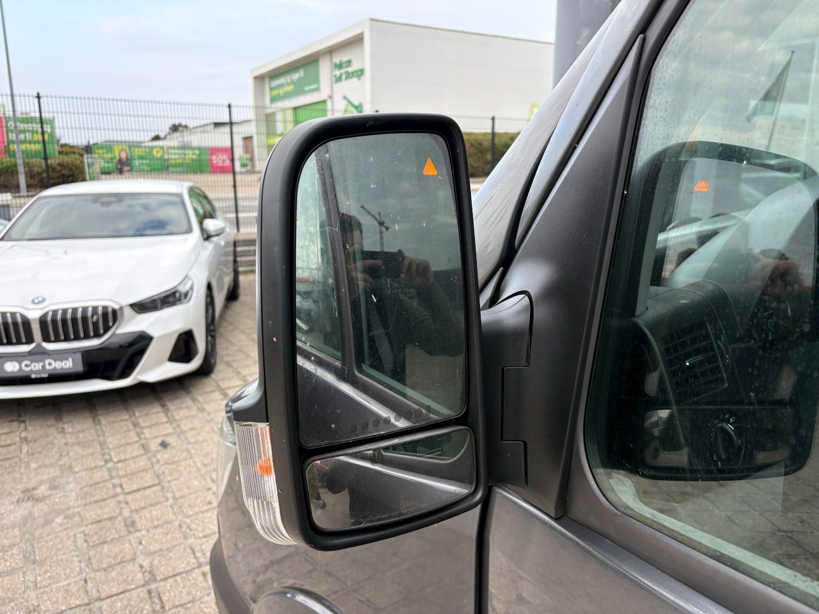 Grå Mercedes Sprinter 319 fra 2015