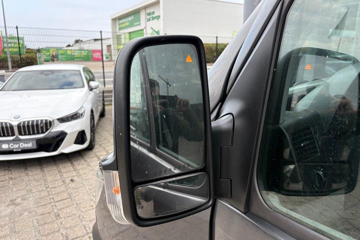 Grå Mercedes Sprinter 319 fra 2015