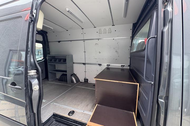 Grå Mercedes Sprinter 319 fra 2015