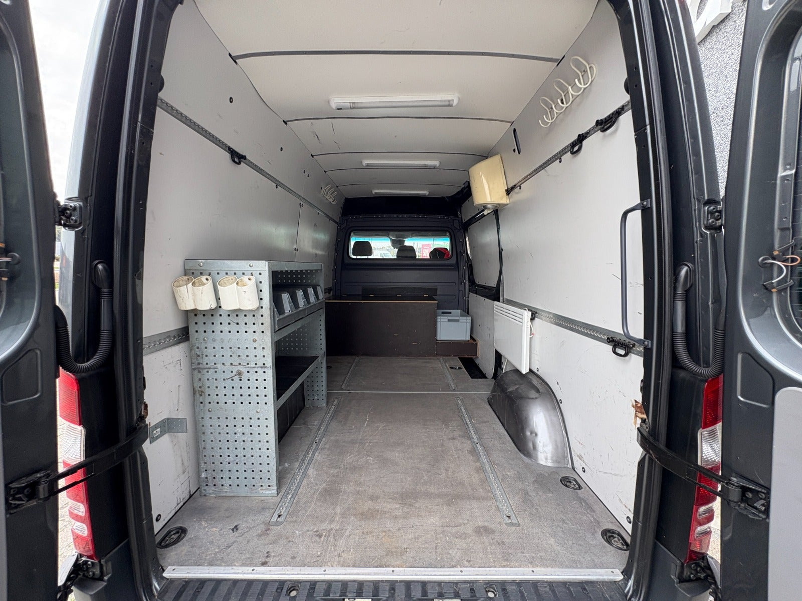 Grå Mercedes Sprinter 319 fra 2015