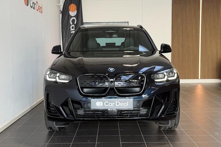 Sort BMW iX3 fra 2023
