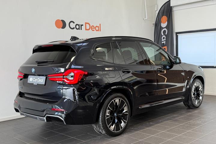 Sort BMW iX3 fra 2023