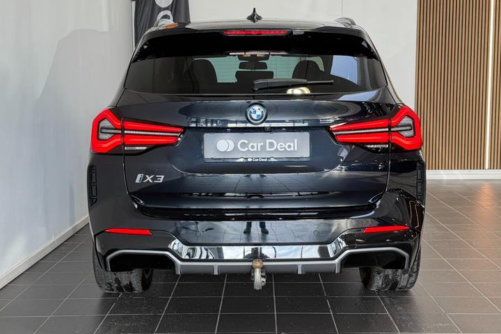 Sort BMW iX3 fra 2023