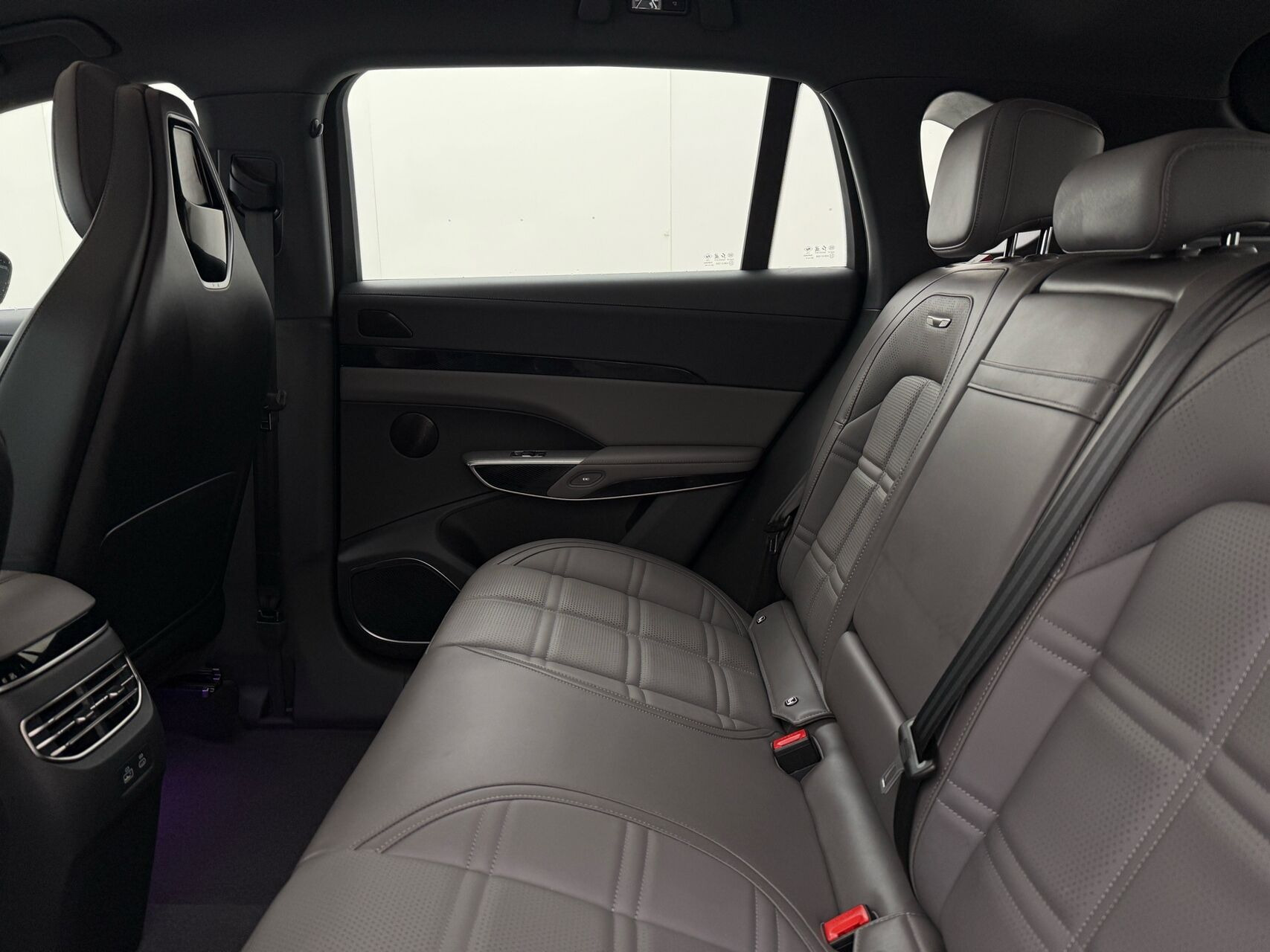 Sort Hongqi EHS7 fra 2025