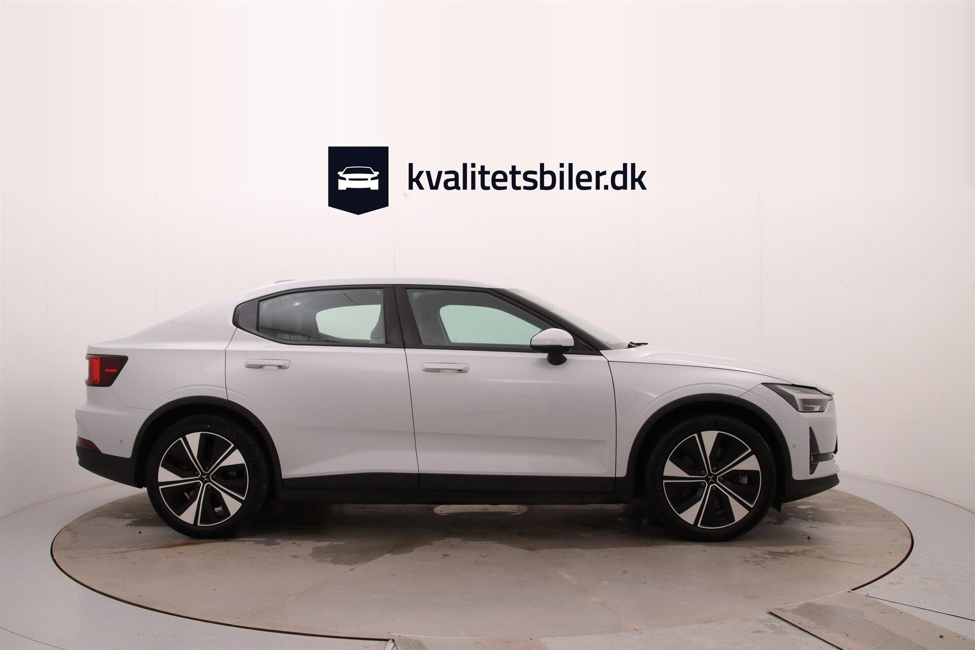 Sølv Polestar 2 fra 2023