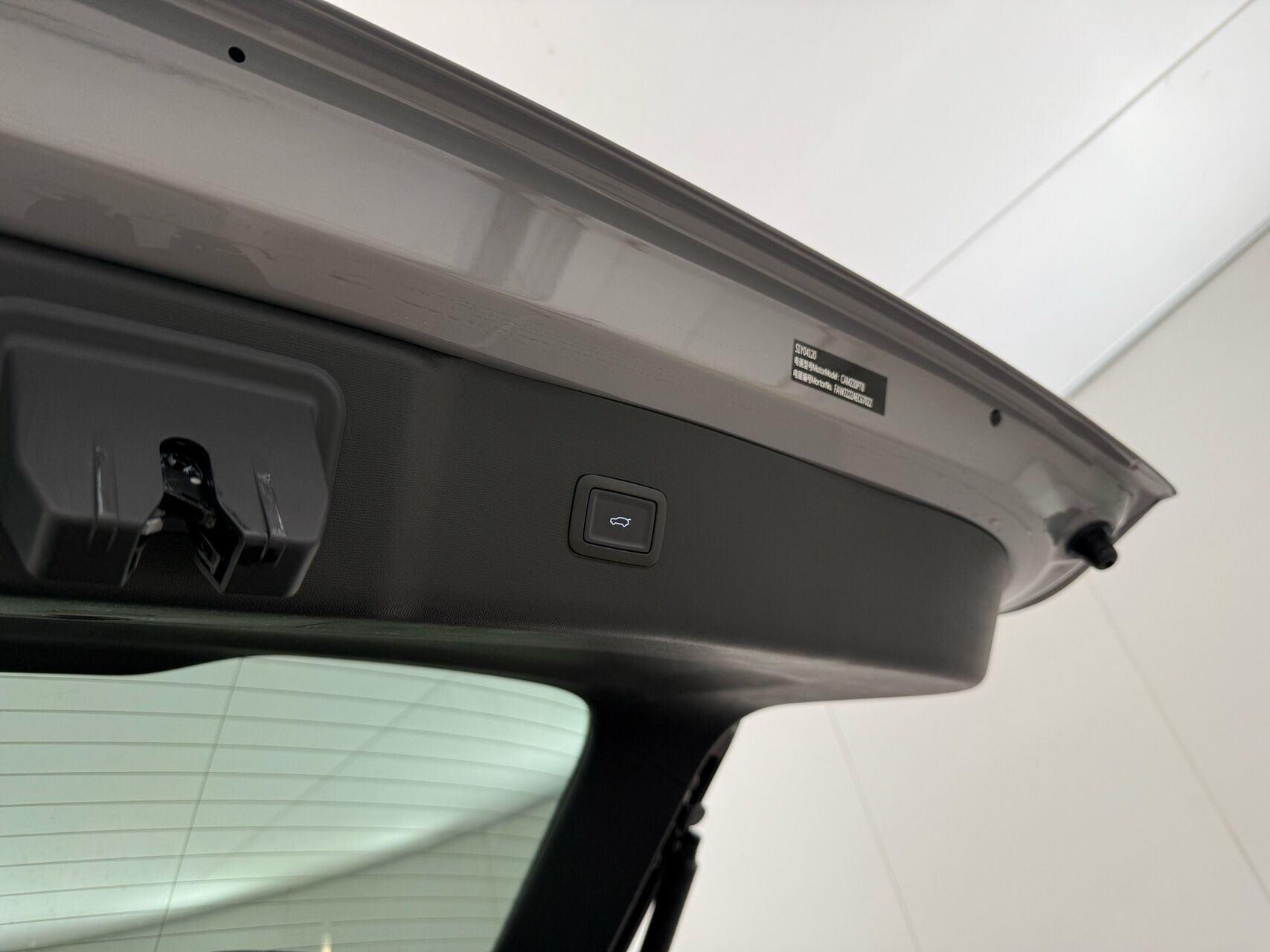 Grå Hongqi EHS7 fra 2025