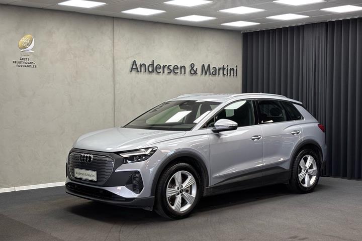 Grå Audi Q4 fra 2024
