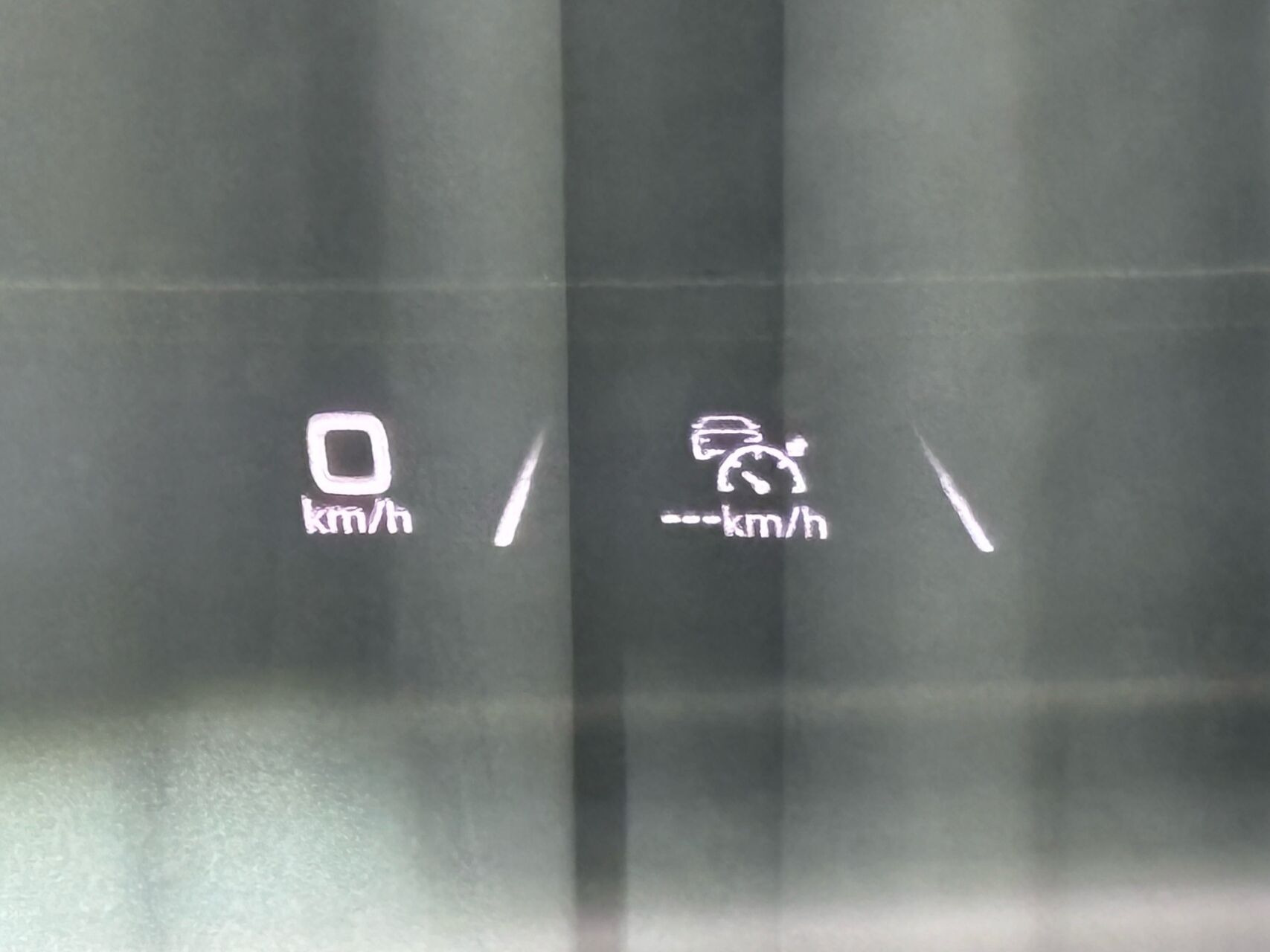 Grå Audi Q4 fra 2024