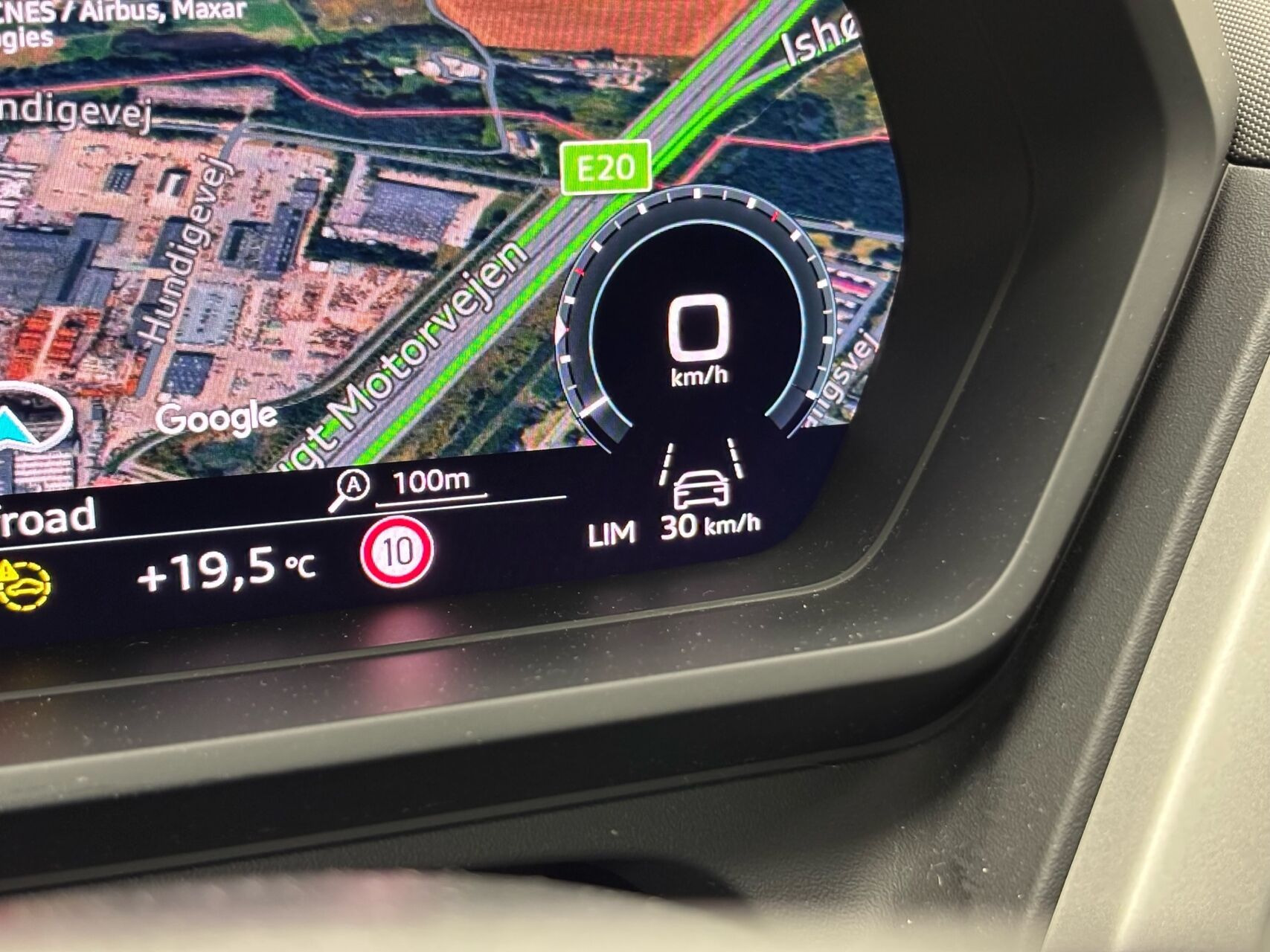 Grå Audi Q4 fra 2024