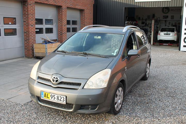 Sort Toyota Corolla Sportsvan fra 2005