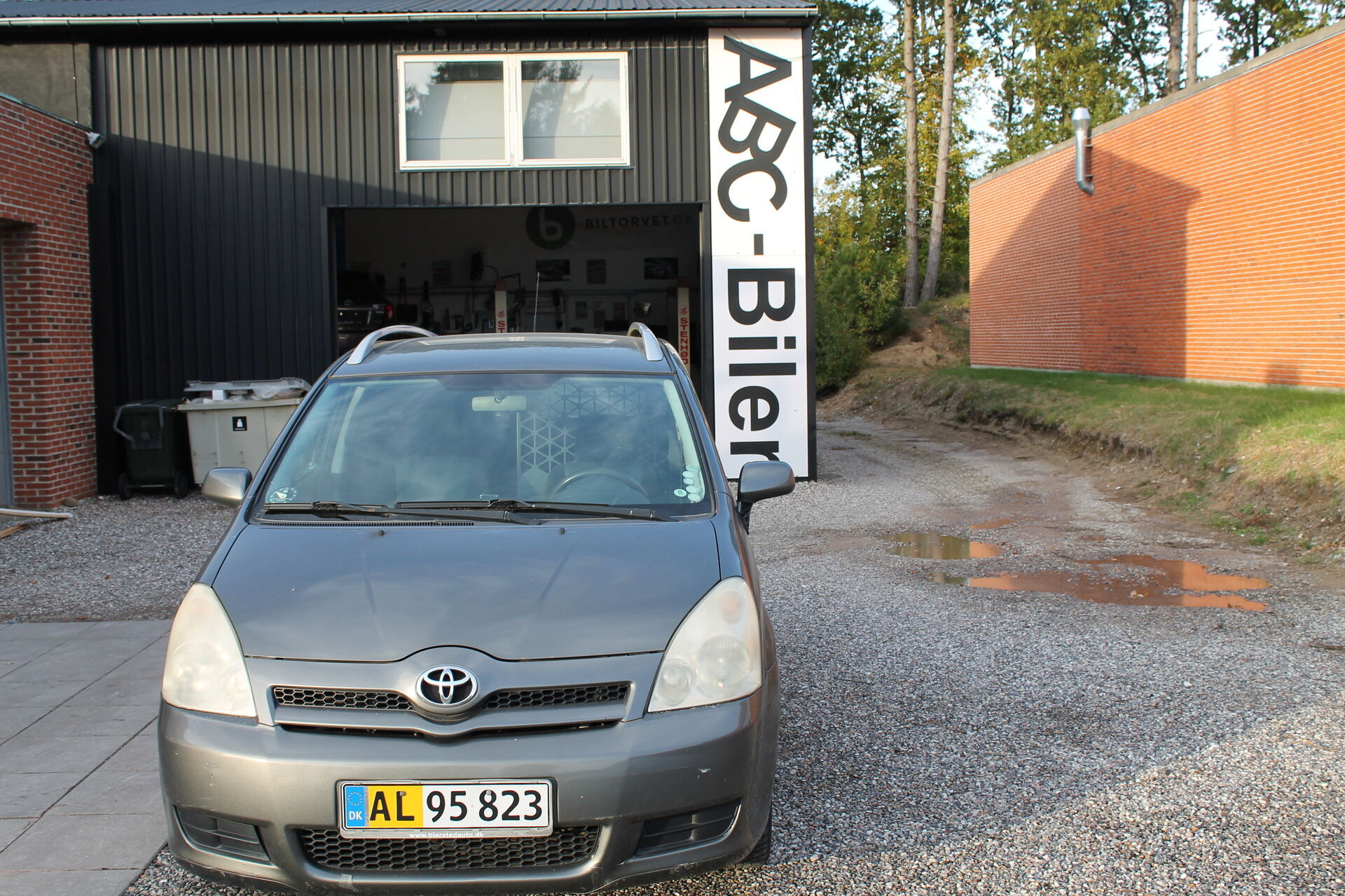 Sort Toyota Corolla Sportsvan fra 2005